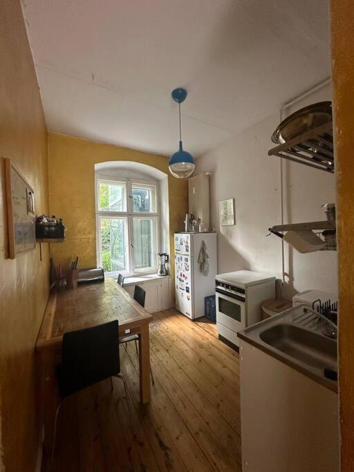 Grosses Apartment Am Kudamm Berlín Exterior foto